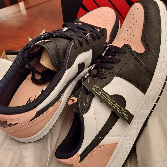 Air Jordan 1 Low OG Bleached Coral - Picture 5 of 7